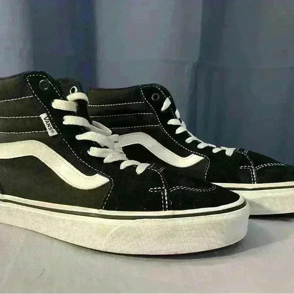 Men’s Vans SK8-Hi Black Size 7.5 LIKE NEW!! - Picture 1 of 2